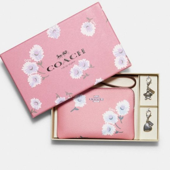 COACH gift box Set Corner Zip Wristlet with Daisy print - Picture 2 of 6